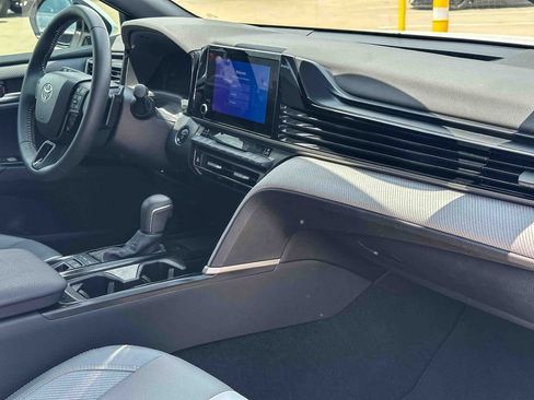 Used 2025 Toyota Camry SE w/ Convenience Package FWD image 20