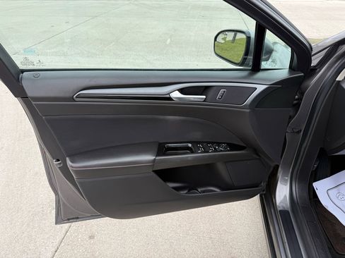 Used 2014 Ford Fusion SE w/ Equipment Group 201A image 13