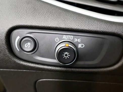 Used 2022 Chevrolet Malibu LT image 19