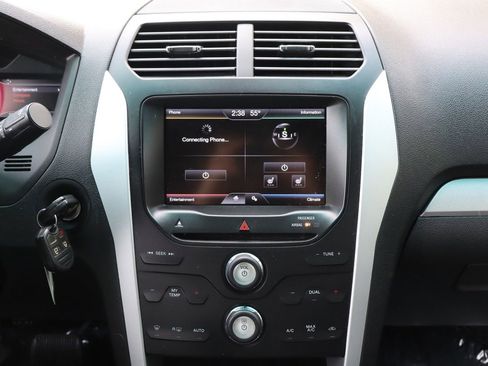 Used 2015 Ford Explorer XLT w/ Equipment Group 202A image 36