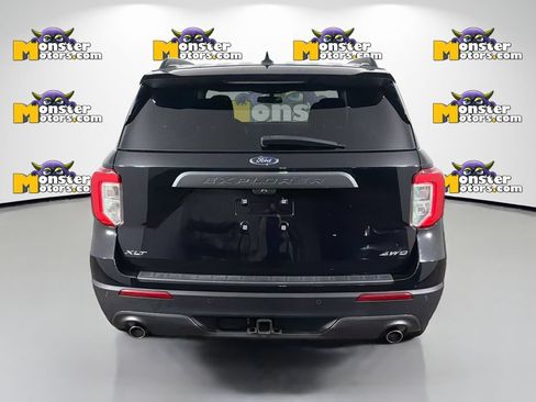 Used 2023 Ford Explorer XLT w/ XLT Sport Appearance Package AWD/4WD image 6