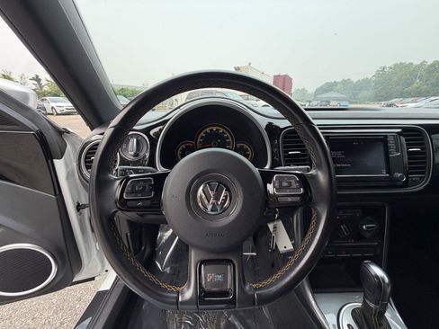 Used 2017 Volkswagen Beetle 1.8T Dune FWD image 12