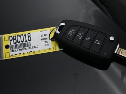 Used 2025 Hyundai Elantra SE FWD image 44