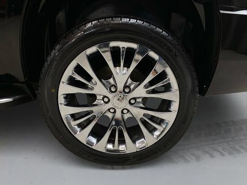 Used 2014 Cadillac Escalade Luxury image 17