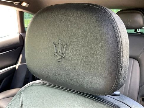 Used 2018 Maserati Levante AWD/4WD image 42