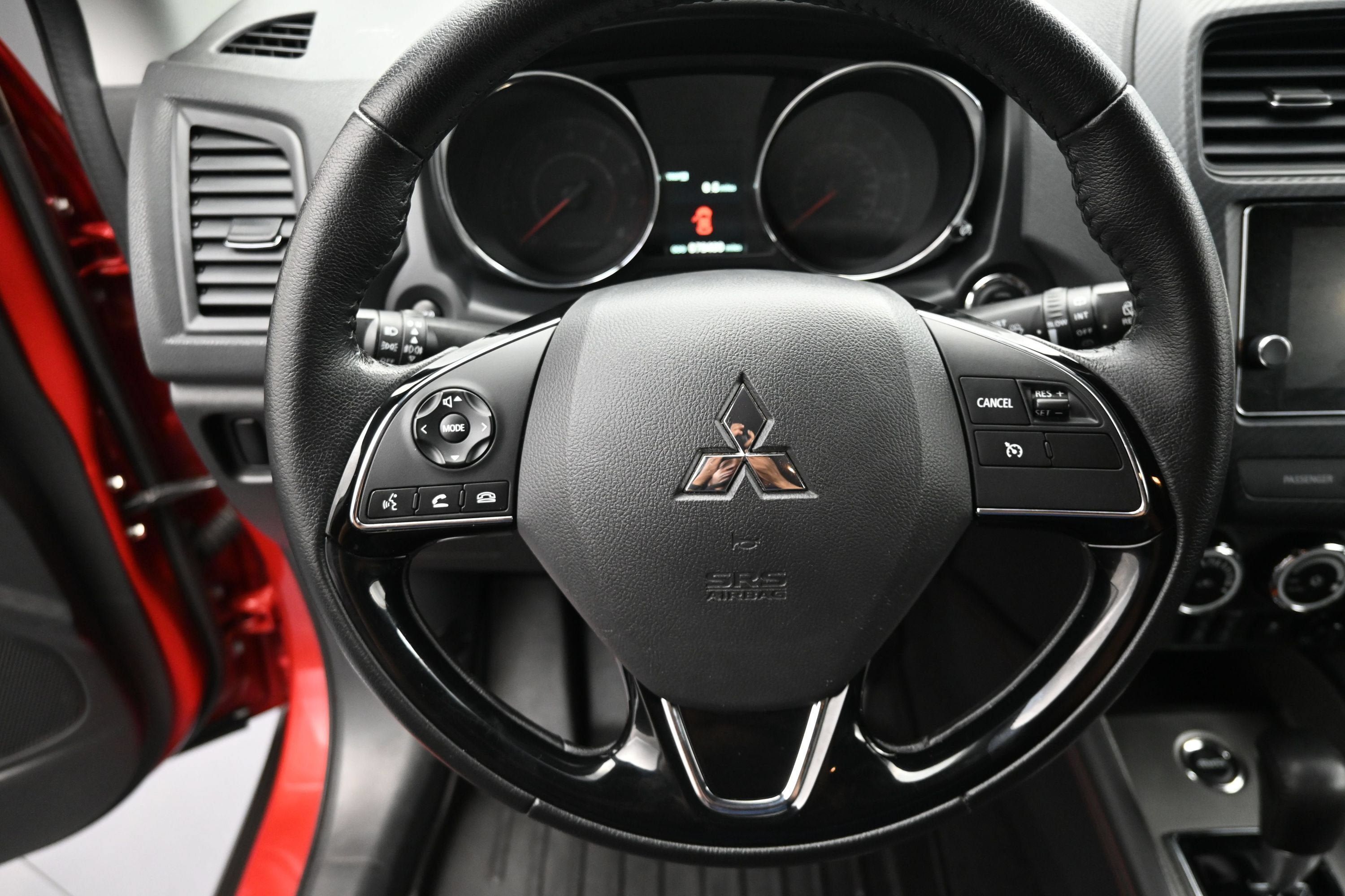 Used 2018 Mitsubishi Outlander Sport SE AWD/4WD image 12