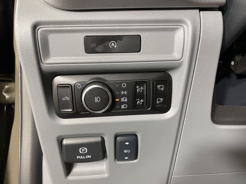 Used 2025 Ford F150 Lariat w/ Equipment Group 502A High AWD/4WD image 14