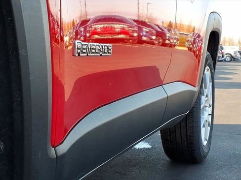 Used 2022 Jeep Renegade Latitude image 34