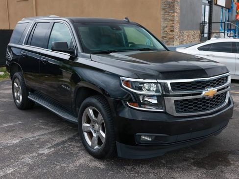 Used 2017 Chevrolet Tahoe LT w/ Luxury Package RWD image 9