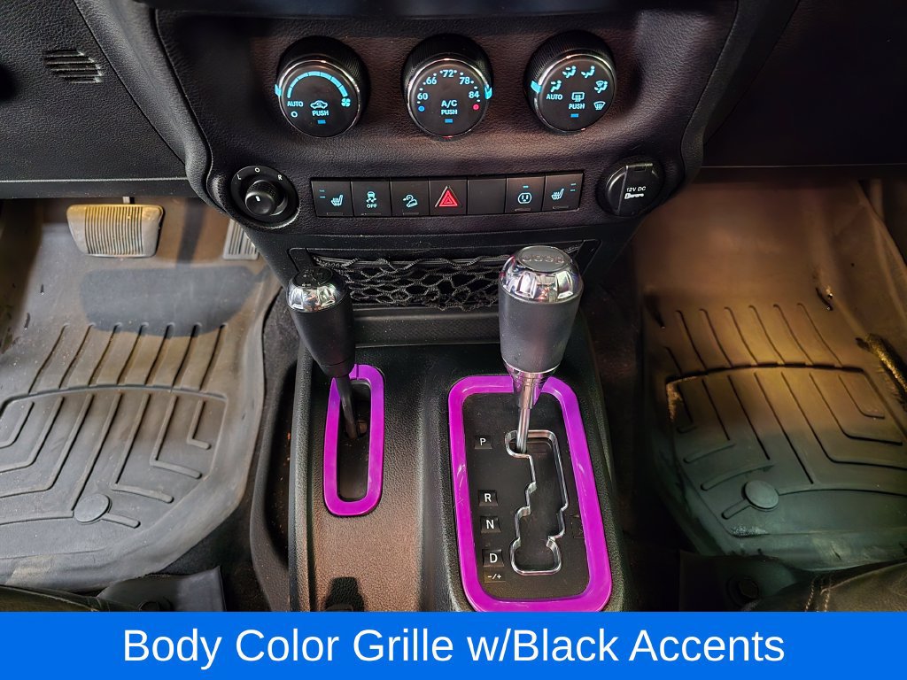 Used 2018 Jeep Wrangler Unlimited Sahara AWD/4WD image 16