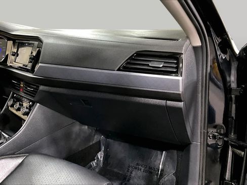 Used 2022 Volkswagen Jetta SE FWD image 19