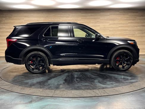 Used 2024 Ford Explorer ST w/ Equipment Group 401A AWD/4WD image 8