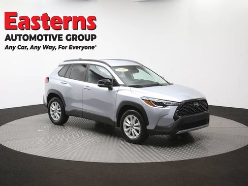Used 2025 Toyota Corolla Cross LE FWD image 47
