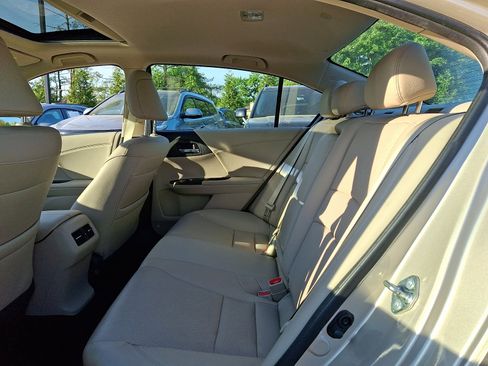 Used 2017 Honda Accord EX-L image 10