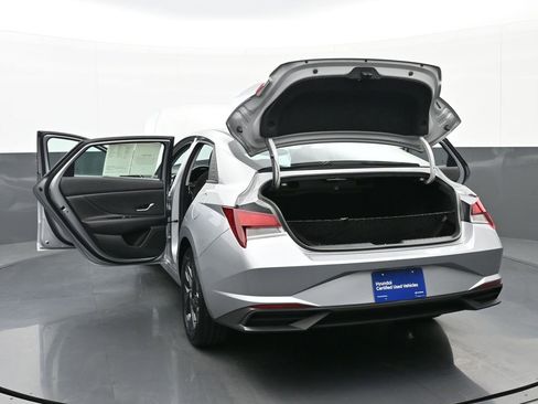 Used 2023 Hyundai Elantra SEL w/ Preferred Accessory Package image 45