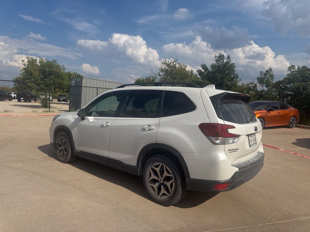 Used 2019 Subaru Forester Premium w/ Popular Package #1 AWD/4WD image 3
