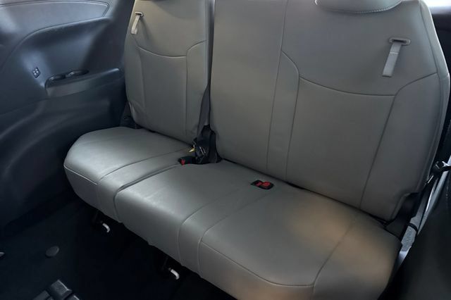 Certified 2026 Toyota Sienna XLE FWD image 19