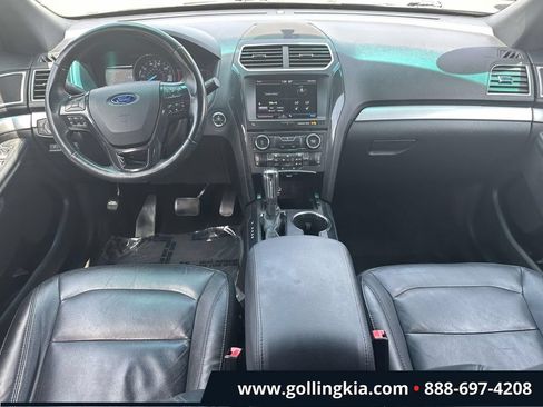 Used 2016 Ford Explorer XLT w/ Equipment Group 202A AWD/4WD image 12