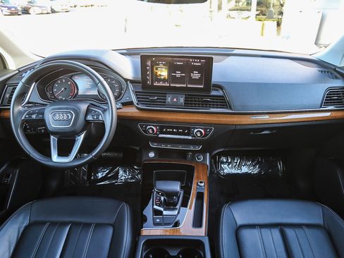 Used 2023 Audi Q5 2.0T Premium w/ Convenience Package image 15