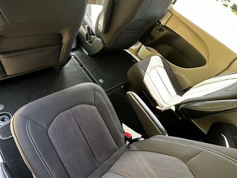 Used 2023 Chrysler Voyager LX FWD image 17