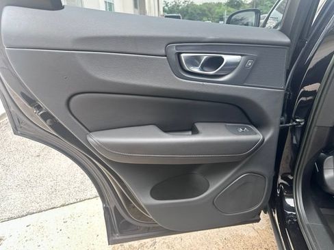 Used 2023 Volvo XC60 B5 Ultimate w/ Protection Package Premier FWD image 13