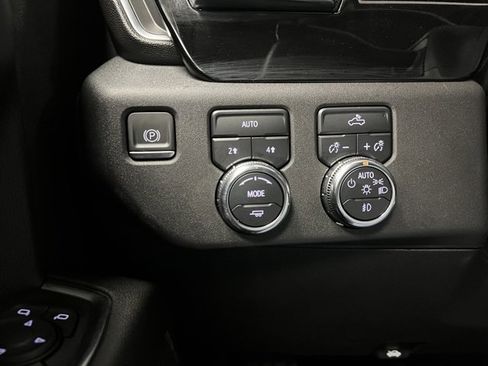 Used 2023 GMC Sierra 1500 Elevation image 21