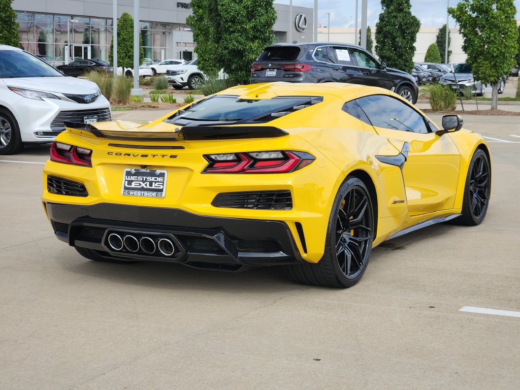 Used 2025 Chevrolet Corvette Z06 w/ Stealth Interior Trim Package RWD image 7