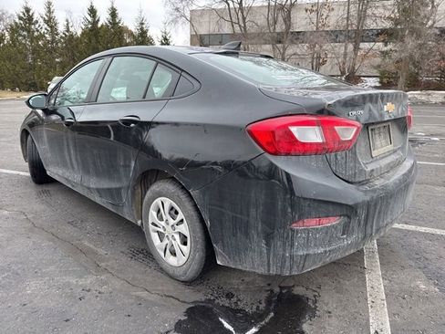 Used 2019 Chevrolet Cruze LS image 4