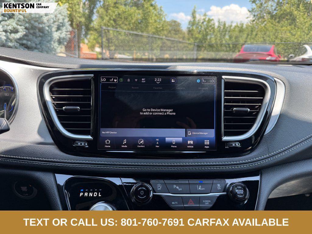 Used 2026 Chrysler Pacifica Limited FWD image 24
