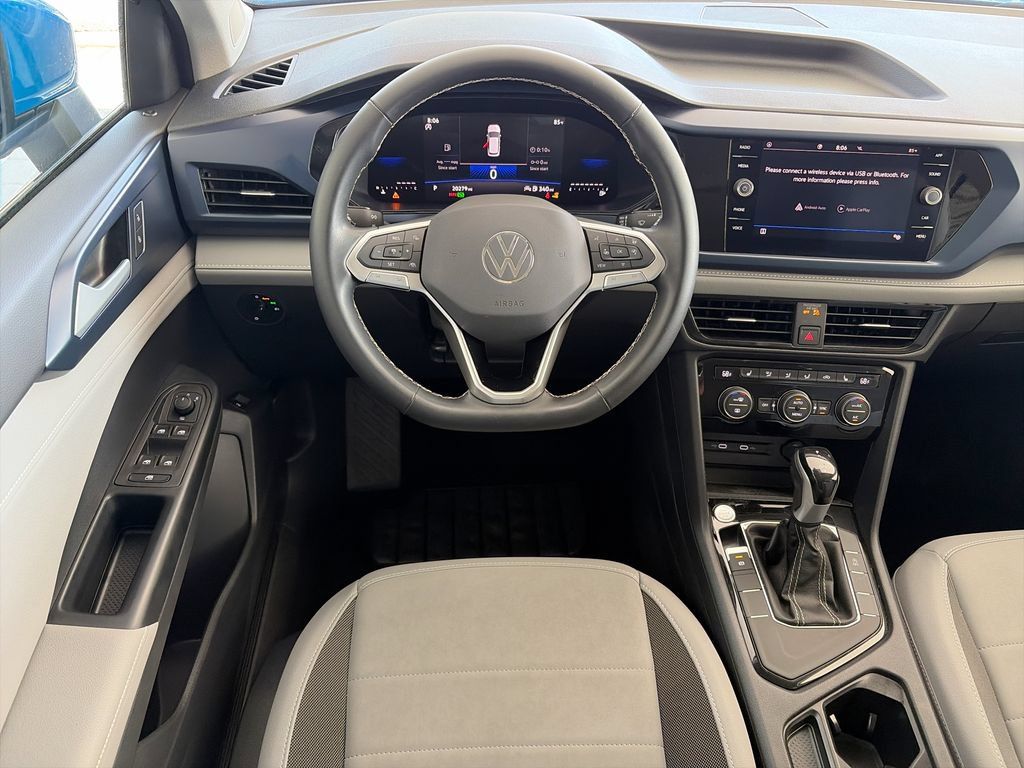 Certified 2024 Volkswagen Taos SE w/ Black Wheel Package FWD image 35