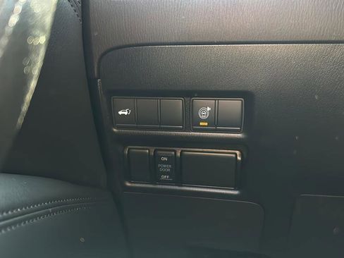 Used 2021 Nissan Armada SL image 30