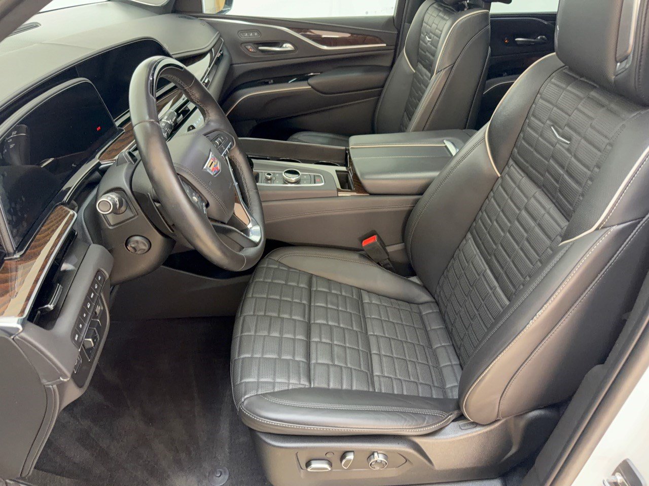 Used 2022 Cadillac Escalade Sport Platinum AWD/4WD image 5