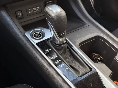 Used 2024 Nissan Sentra SV image 32