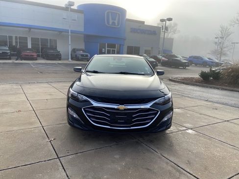 Used 2024 Chevrolet Malibu LT image 3
