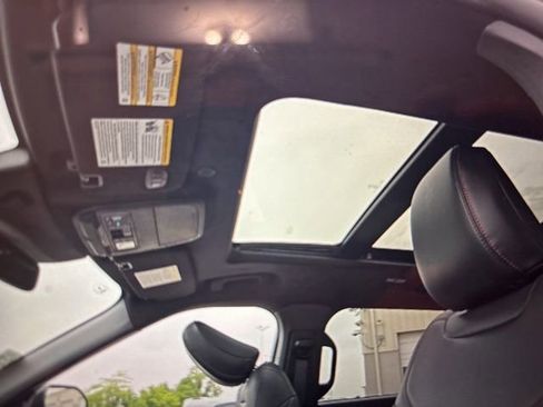 Used 2025 Ford Explorer ST-Line w/ Premium Package AWD/4WD image 33
