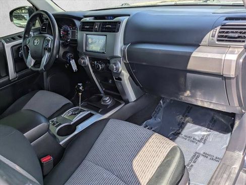 Used 2018 Toyota 4Runner SR5 AWD/4WD image 19