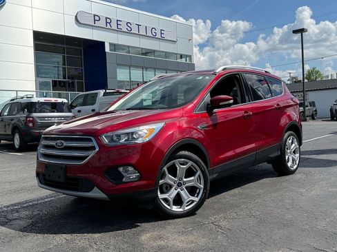 Used 2019 Ford Escape Titanium AWD/4WD image 16
