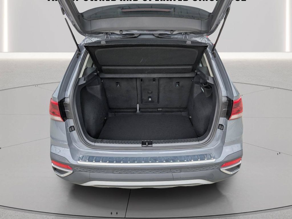 Certified 2023 Volkswagen Taos SE FWD image 10