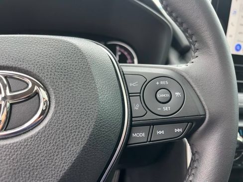Used 2024 Toyota RAV4 XLE Premium FWD image 18