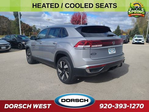 Used 2024 Volkswagen Atlas Cross Sport SE image 3