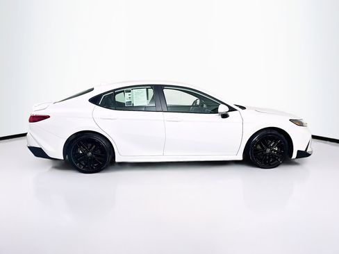 Used 2025 Toyota Camry SE image 10