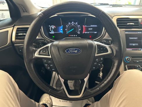 Used 2016 Ford Fusion SE w/ Equipment Group 202A FWD image 22