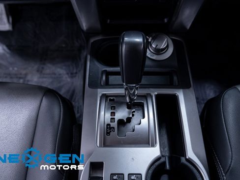 Used 2021 Toyota 4Runner SR5 Premium image 16