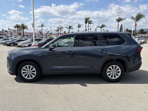 Certified 2025 Toyota Grand Highlander FWD image 2