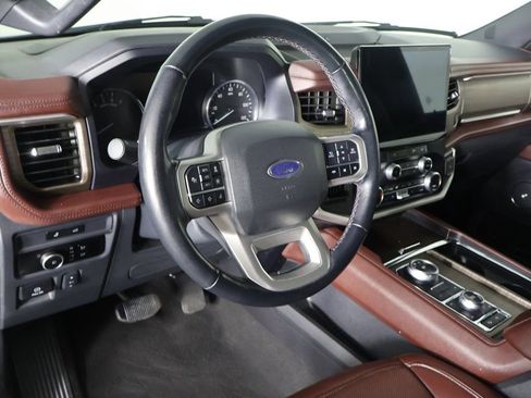 Used 2024 Ford Expedition Limited image 31