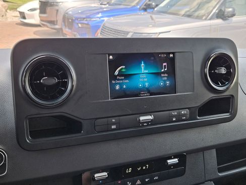 Used 2023 Mercedes-Benz Sprinter 3500 image 21