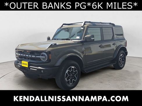Used 2025 Ford Bronco Outer Banks AWD/4WD image 1