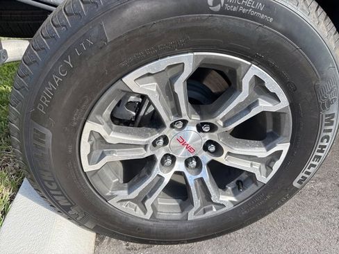 Certified 2025 GMC Sierra 1500 SLT w/ SLT Convenience Package image 8