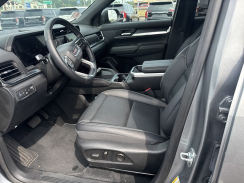 Used 2026 GMC Terrain Elevation w/ Elevation Premium Package AWD/4WD image 12