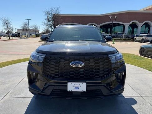 Certified 2026 Ford Explorer ST-Line w/ ST-Line Street Pack image 2
